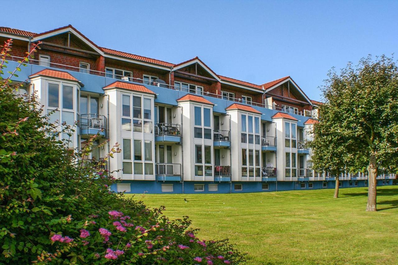 Apartment In Cuxhaven With A Shared Pool Bagian luar foto