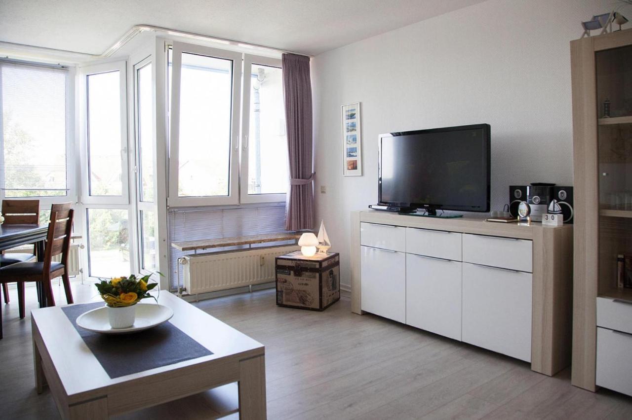 Apartment In Cuxhaven With A Shared Pool Bagian luar foto