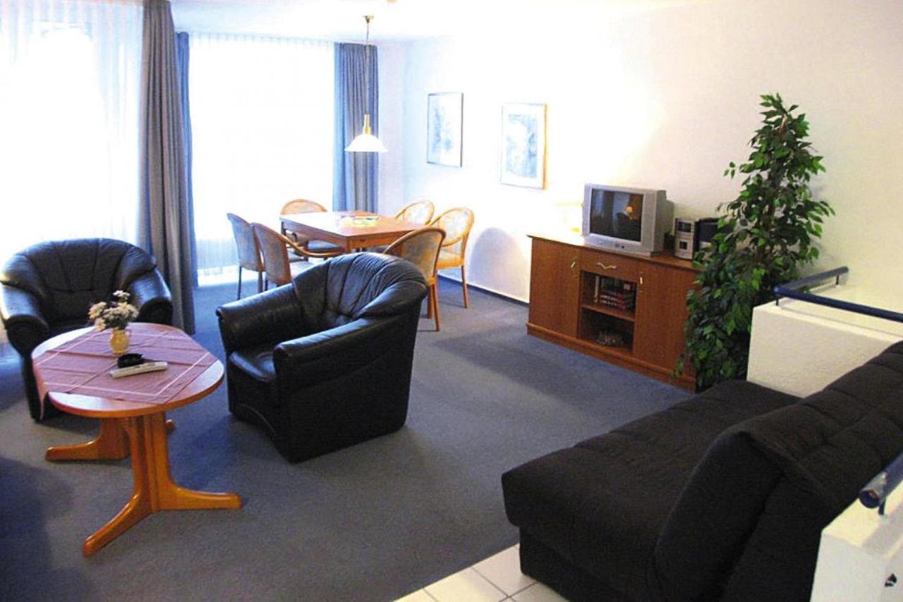 Apartment In Cuxhaven With A Shared Pool Bagian luar foto